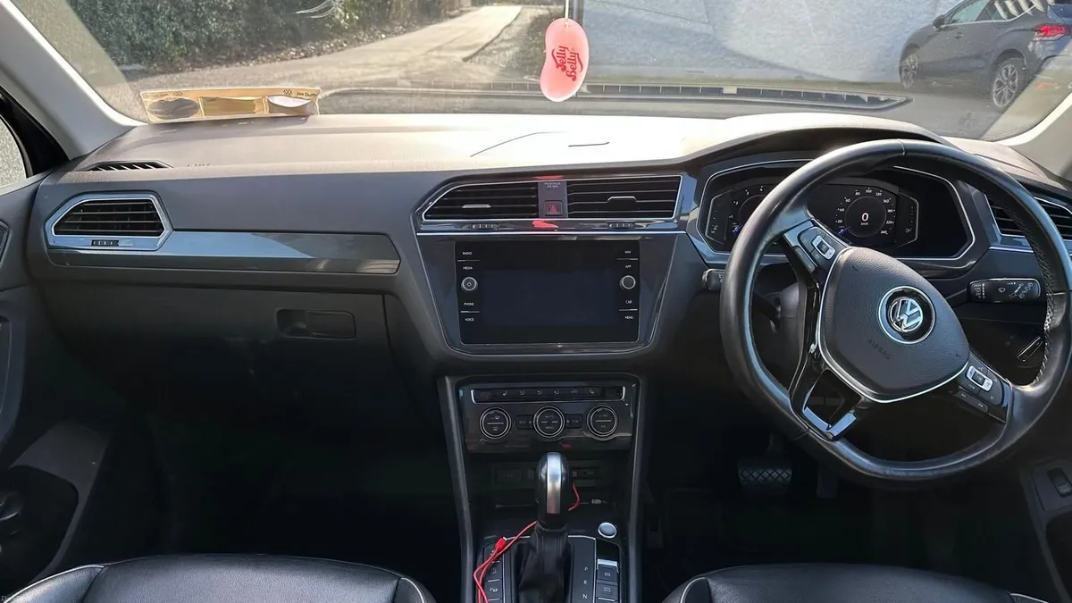 Volkswagen Tiguan 2020 - Image 2
