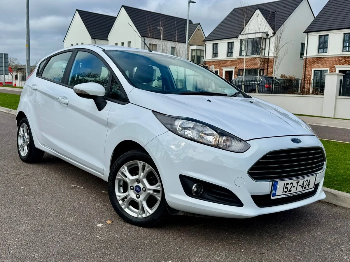 2015 Ford Fiesta 🔥 NEW NCT 🔥 LOW KM 🔥 - Image 2