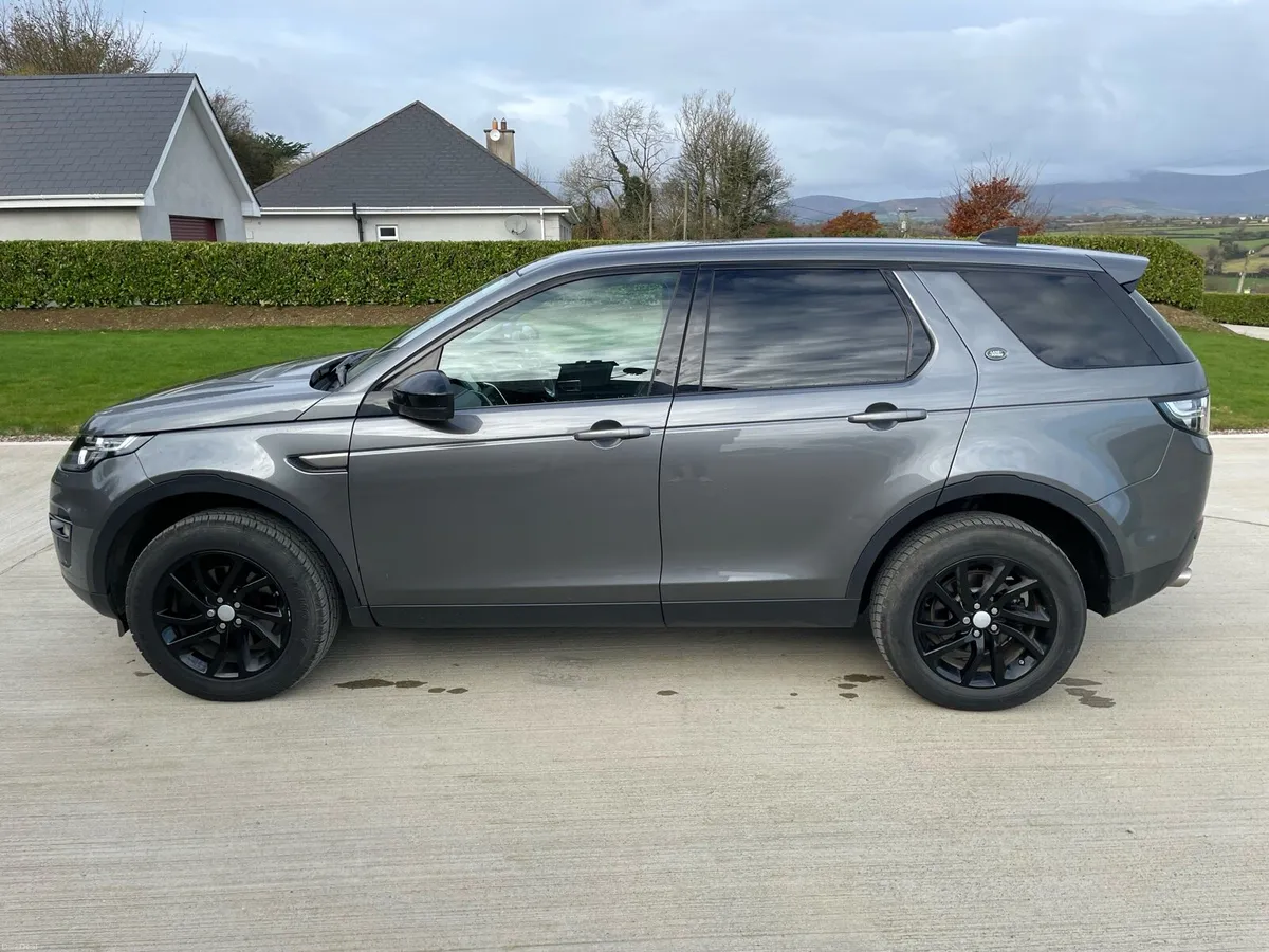 Land Rover Discovery Sport - Image 1