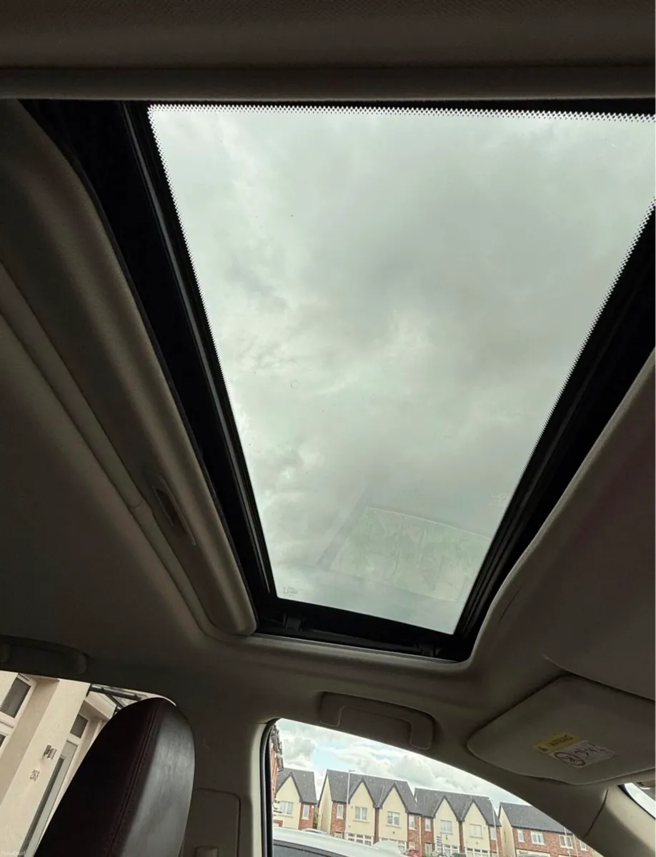 2017 Outlander PHEV with sunroof -Ruby black color - Image 3