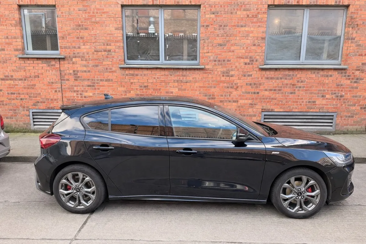 Ford Focus 2022 - Image 2