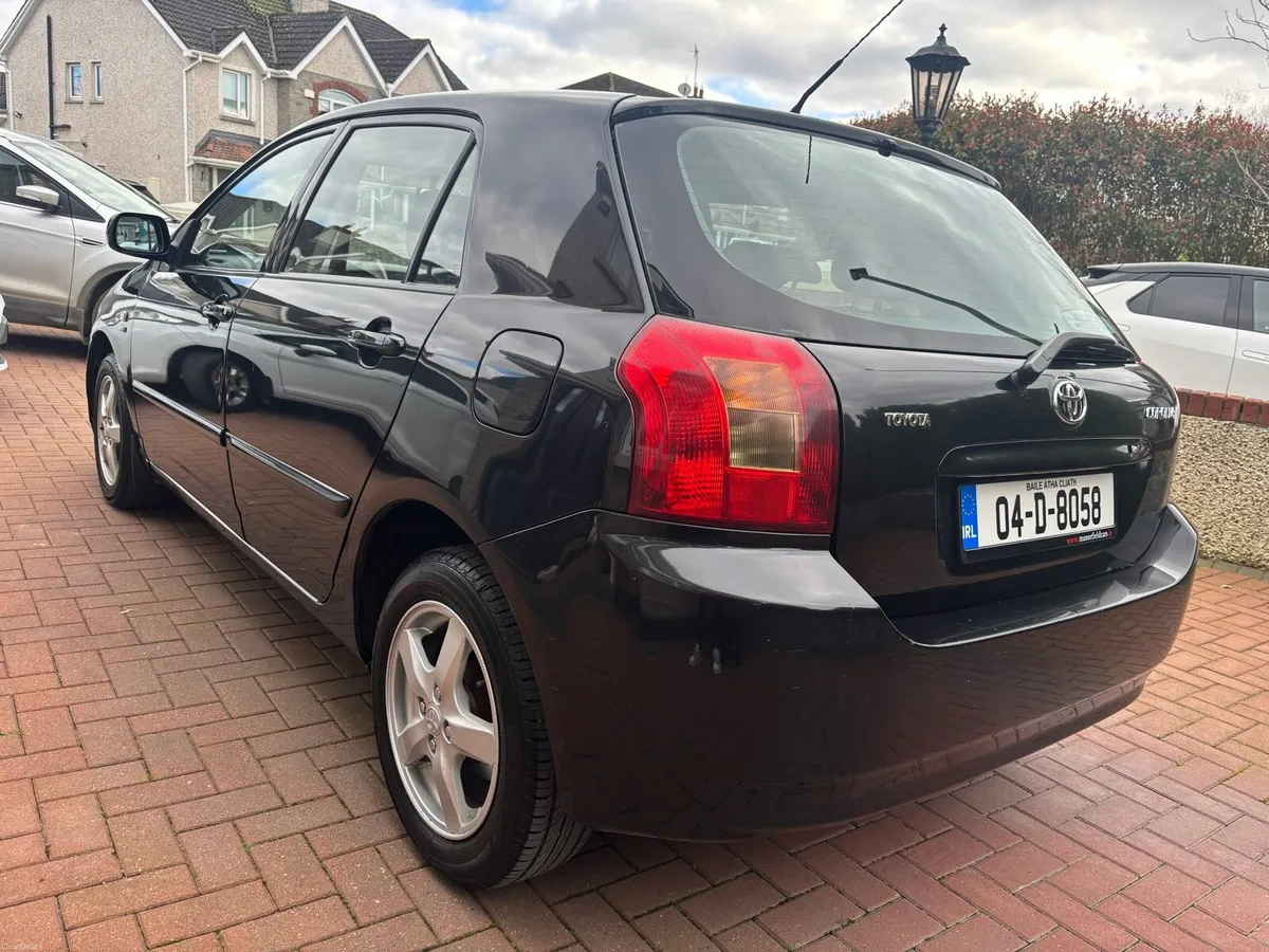 2004 Toyota Corolla - Image 4