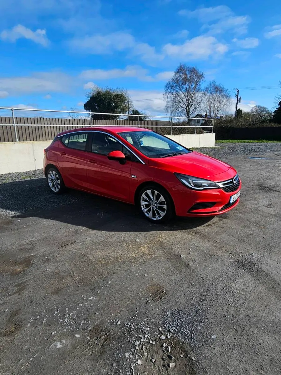 Opel astra low miles - Image 3