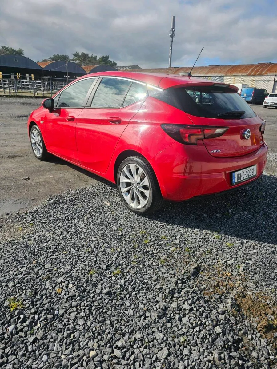 Opel astra low miles - Image 4