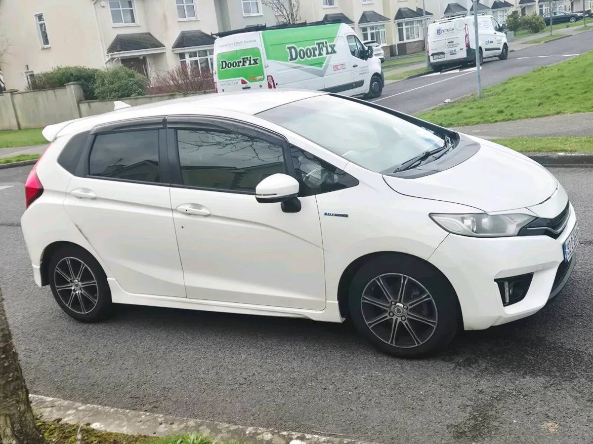 2013 HONDA FIT Sports Automatic - Image 3