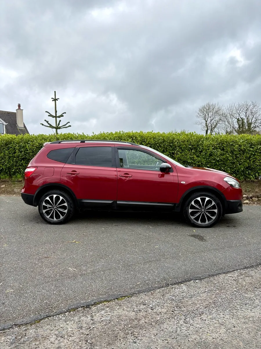 2013 Nissan Qashqai+2 - Image 1