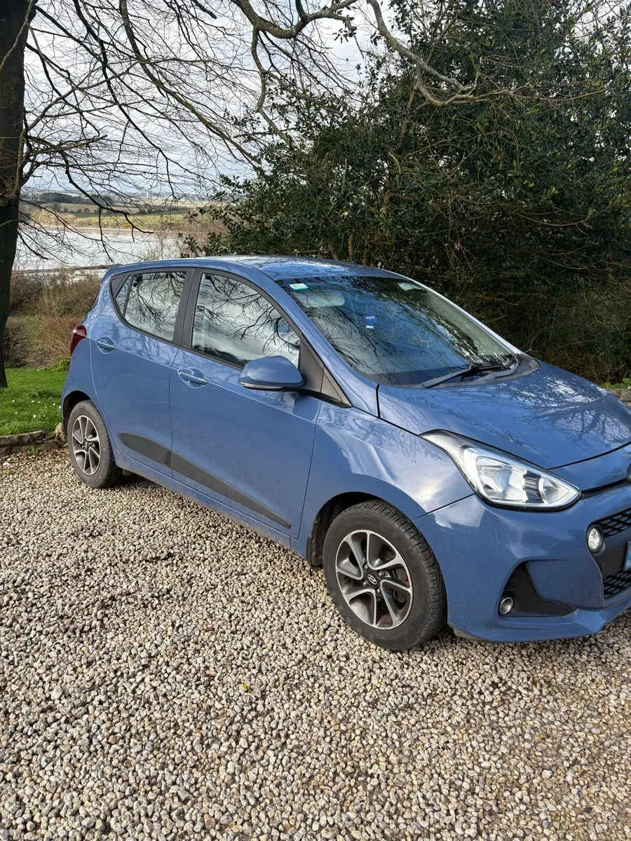Hyundai i10 petrol 4 door 2017 - Image 2