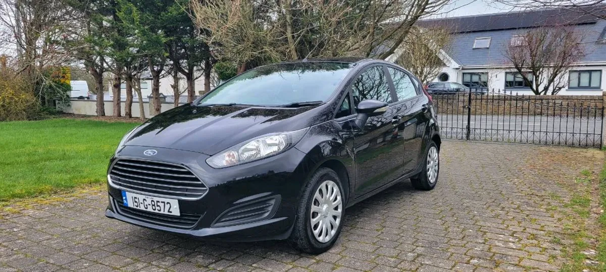 2015 Ford Fiesta - Image 1