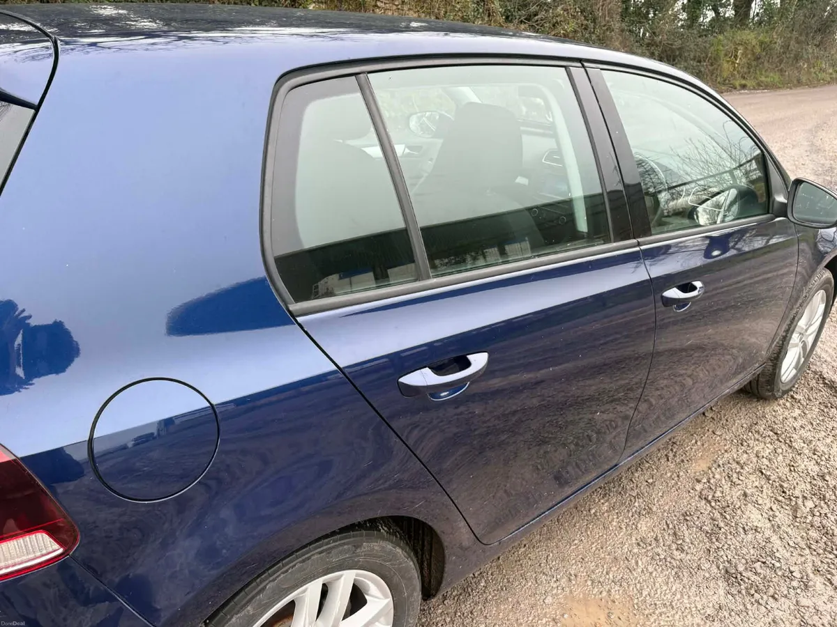 Volkswagen Golf Automatic - Image 2