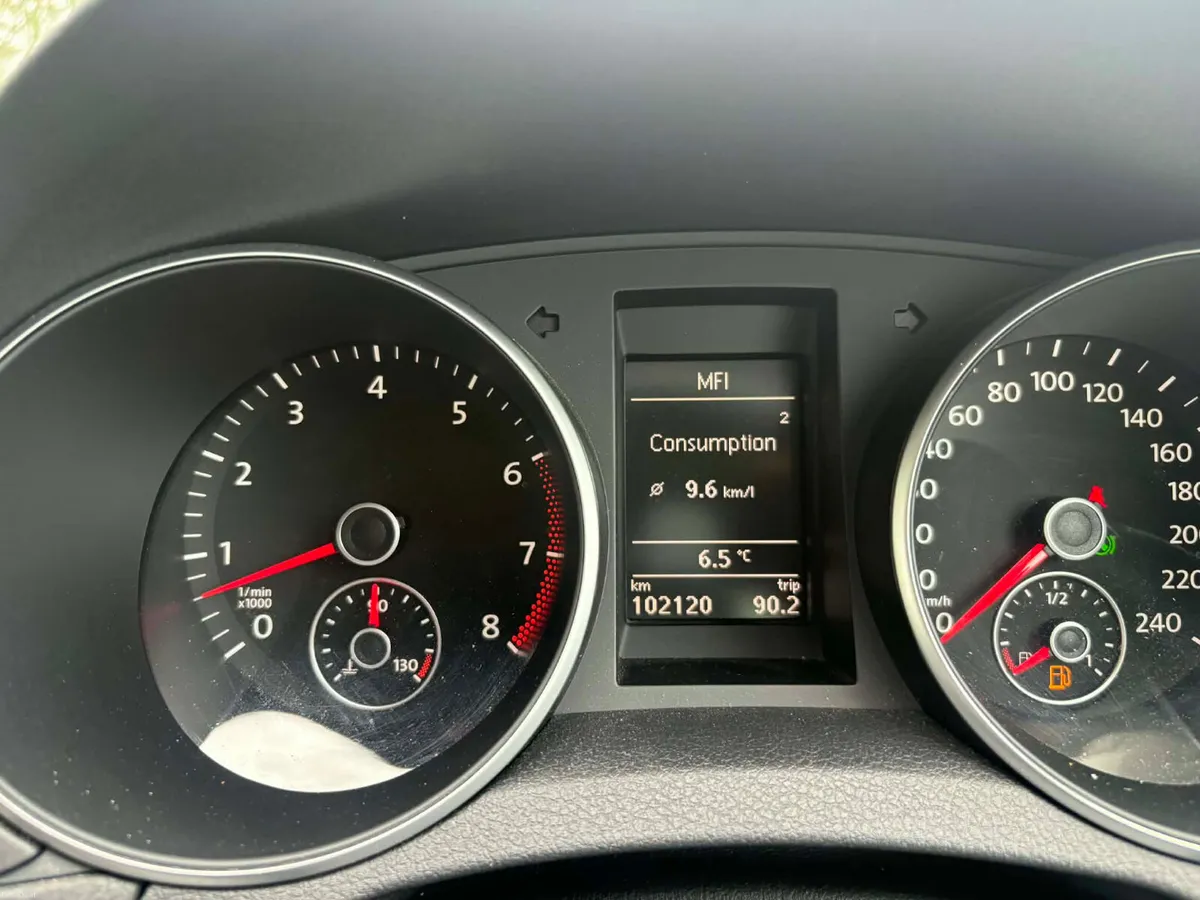 Volkswagen Golf Automatic - Image 4