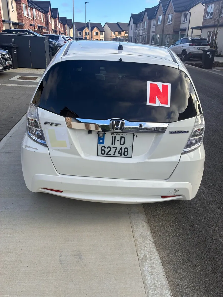 Honda Fit 2011 - Image 2