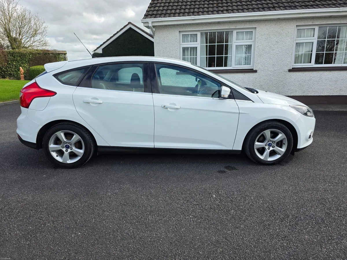 FORD FOCUS 1.6 TDCI ZETEC - Image 2