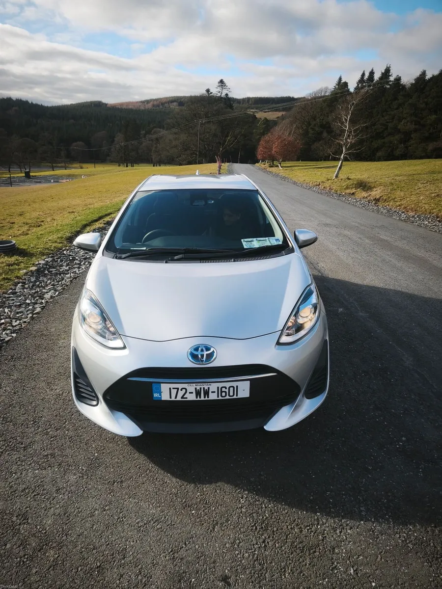 Toyota Aqua 2017 - Image 2