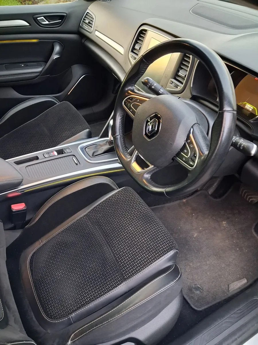 Renault Megane 2017 - Image 2