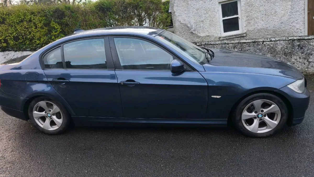 BMW 320D 2011 - Image 3