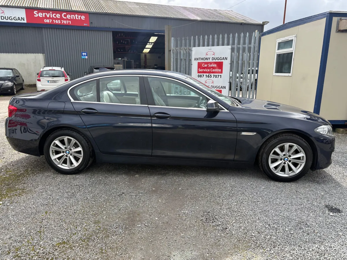 152 BMW 5-Series SE AUTO - Image 2