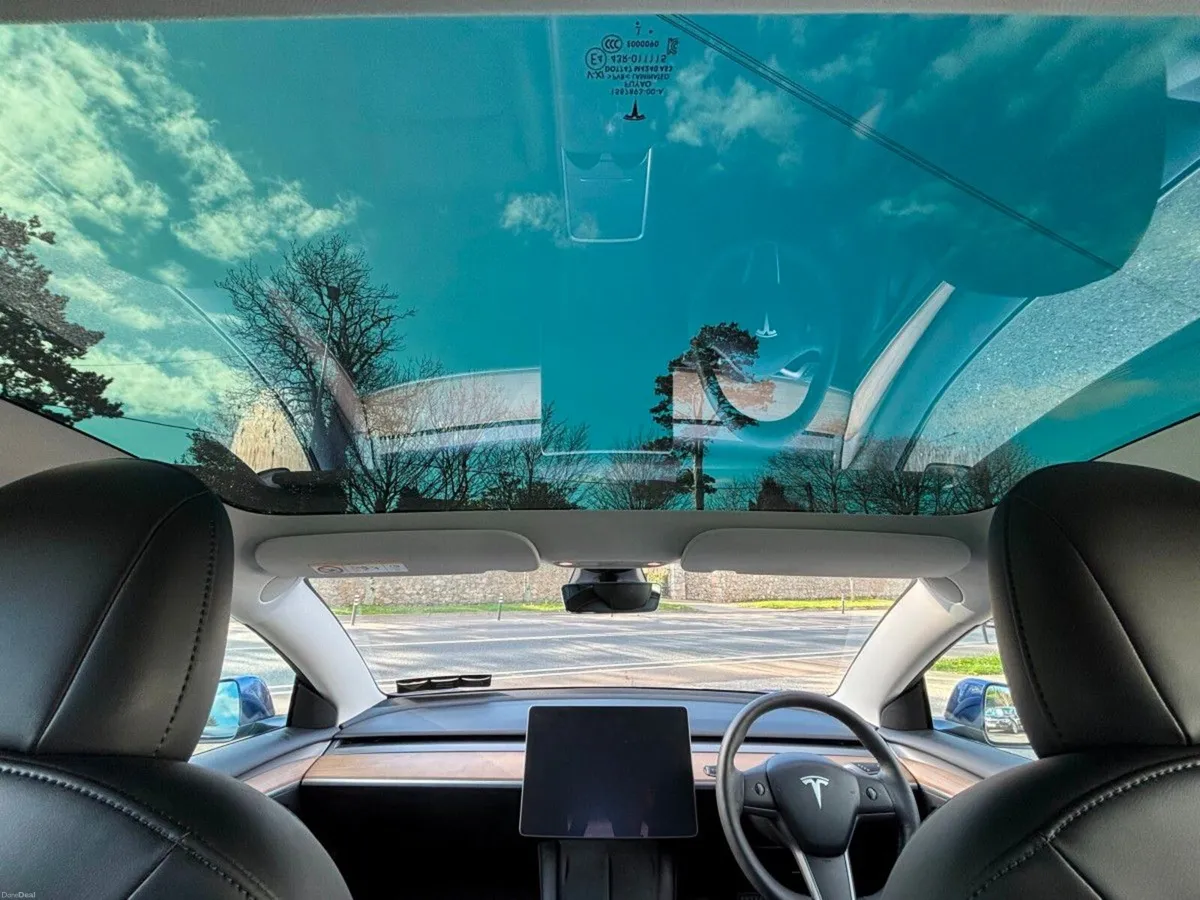 Tesla Model 3 GLASS ROOF - Image 3