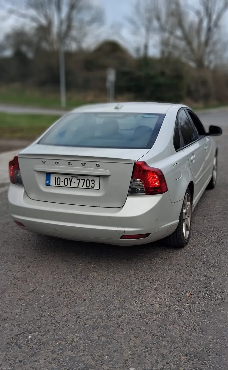 2010 Volvo s40 New NCT&TAX Diesel good condition! - Image 4