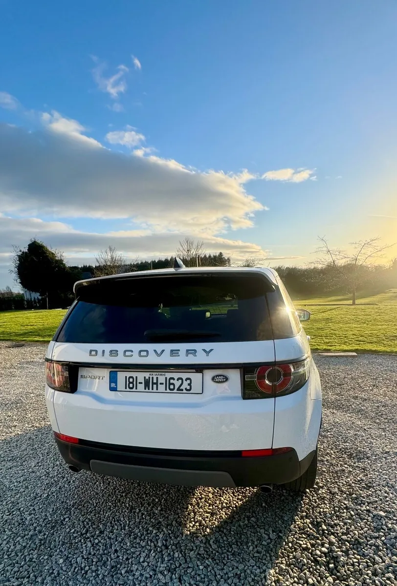 Land Rover Discovery Sport 2018 - Image 2