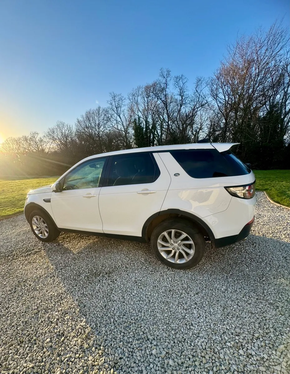 Land Rover Discovery Sport 2018 - Image 4