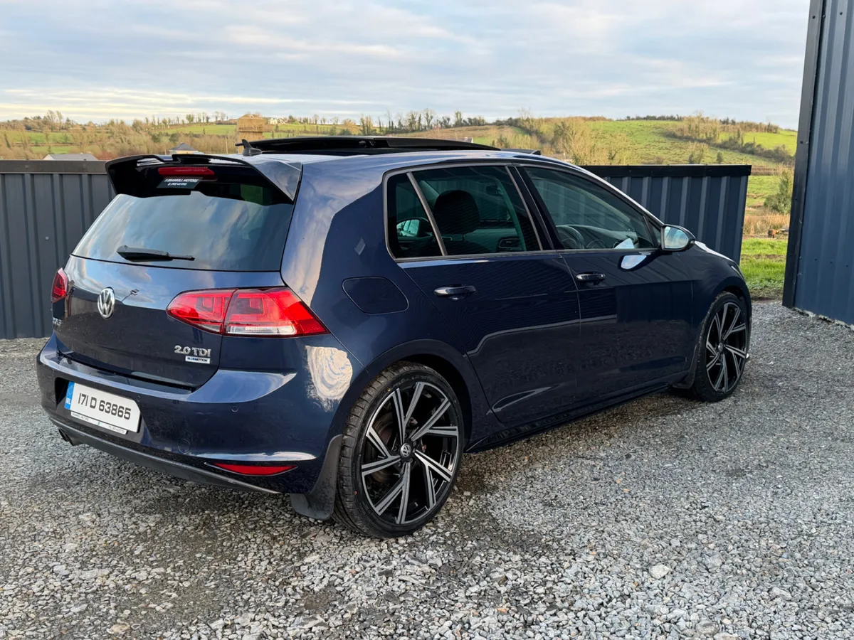 2017 (171) Volkswagen Golf Highline *PAN ROOF* - Image 4