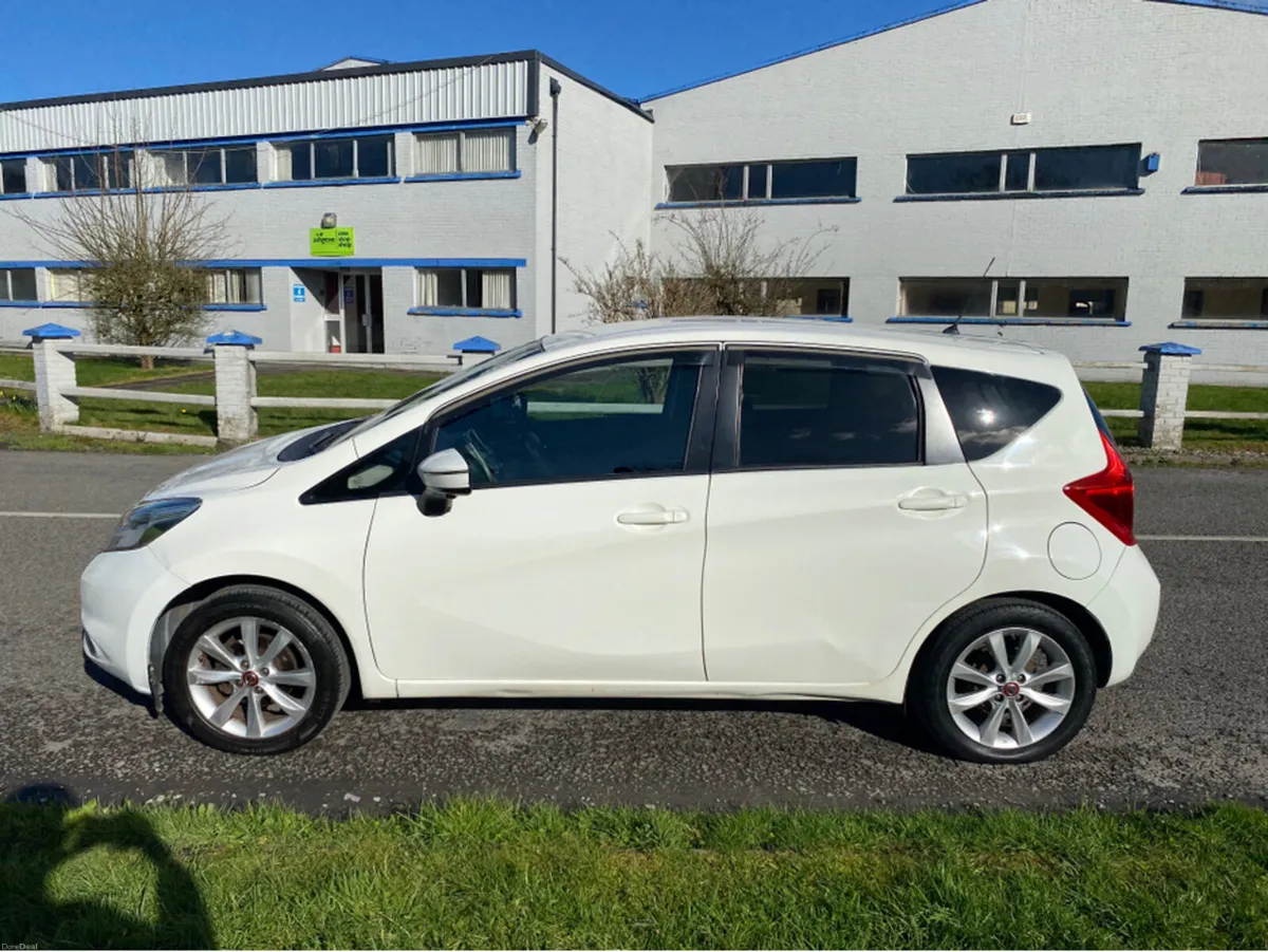 Nissan Note 1.2 SV TECH PK + FAM 4DR - Image 4