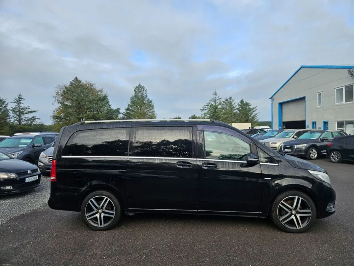 Mercedes-Benz V-Class V220 CDI Auto 7 Seater - Image 2