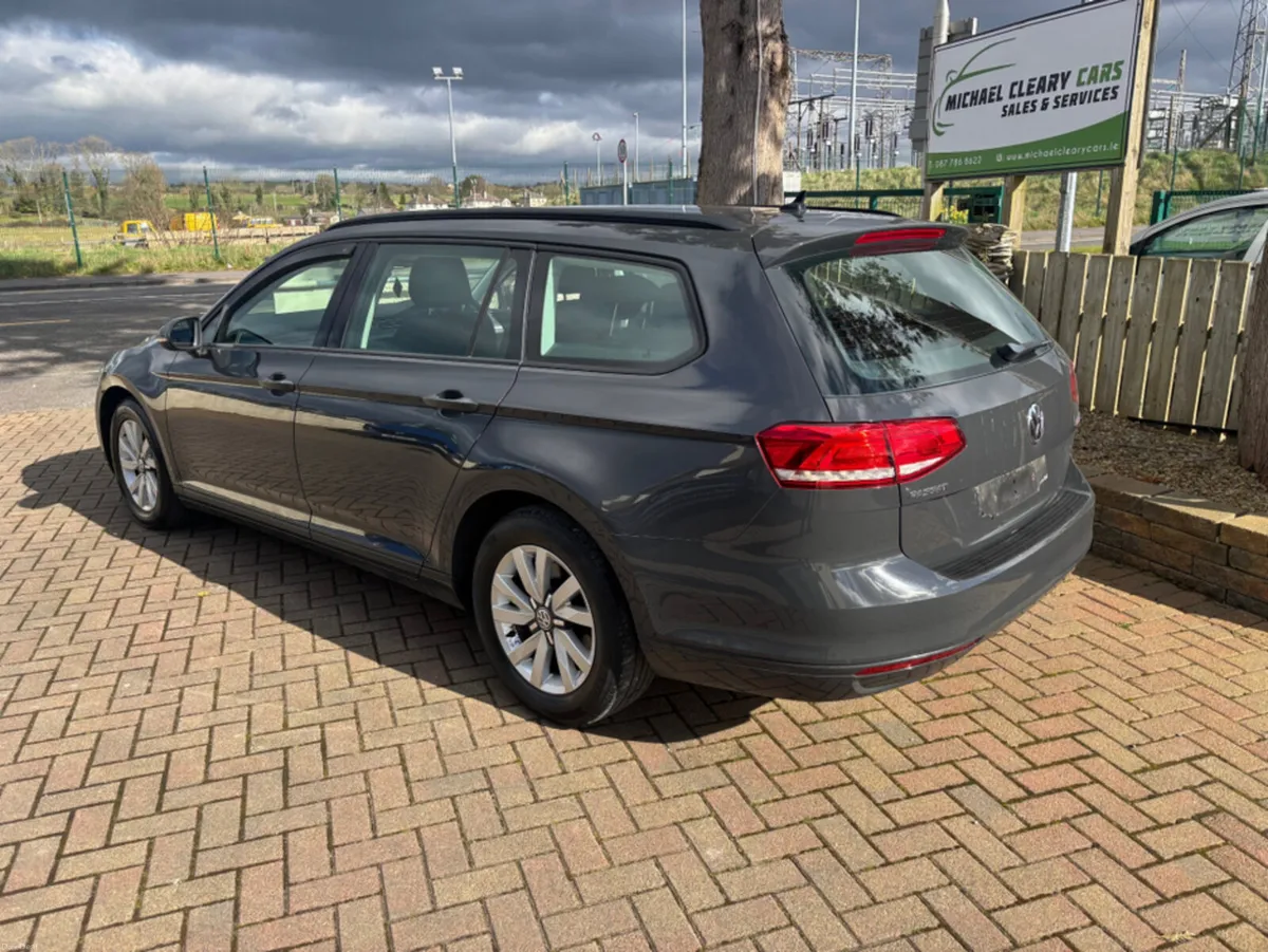 Volkswagen Passat 1.6 TDI S BLUEMOTION 120PS 5DR - Image 3