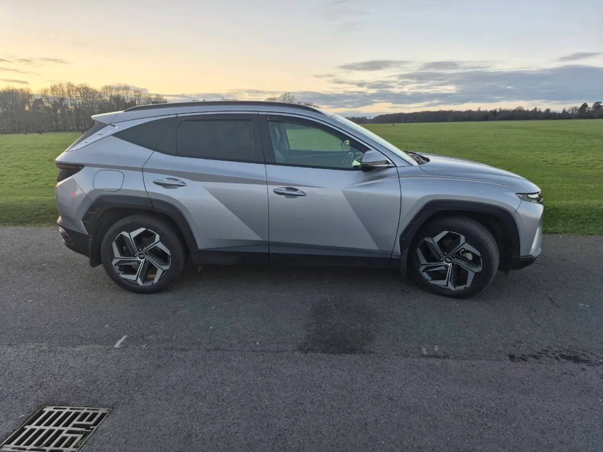 Hyundai Tucson EXECUTIVE PLUS 4WD 1.6 PETROL PLUG - Image 4