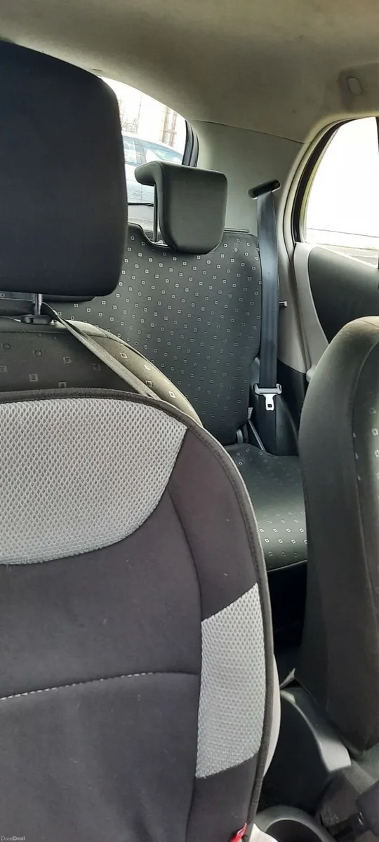 Toyota Yaris 2008 - Image 2