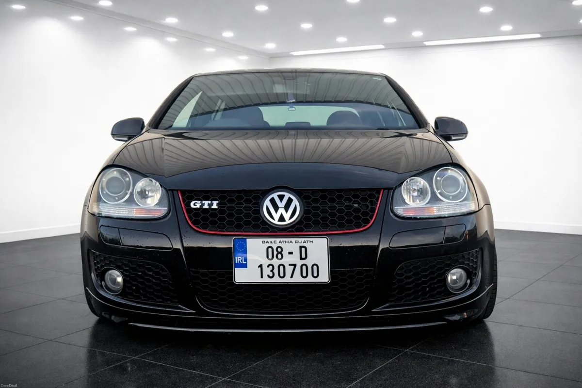 VW Golf GTI Pirelli Edition - 78km - Image 2