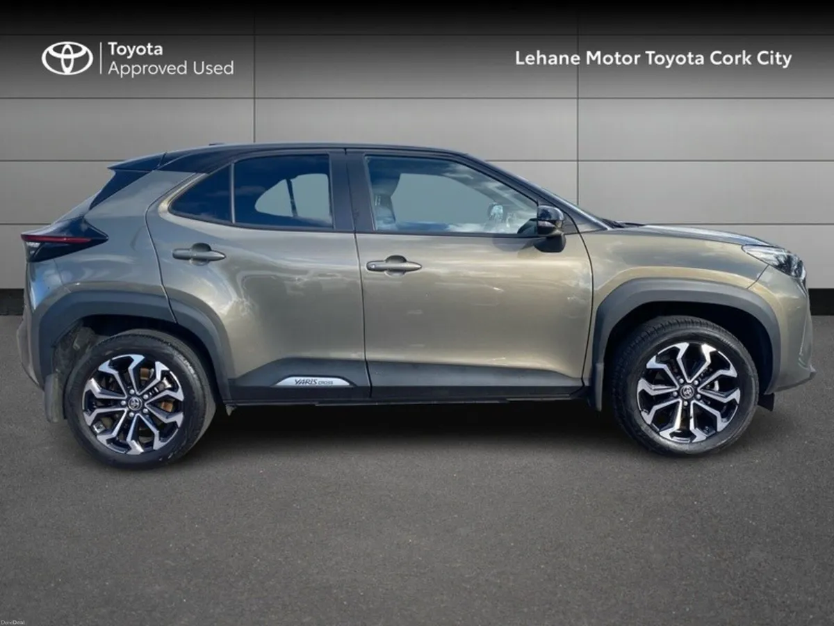 Toyota Yaris Cross YARIS CROSS LUNA SPORT - Image 3