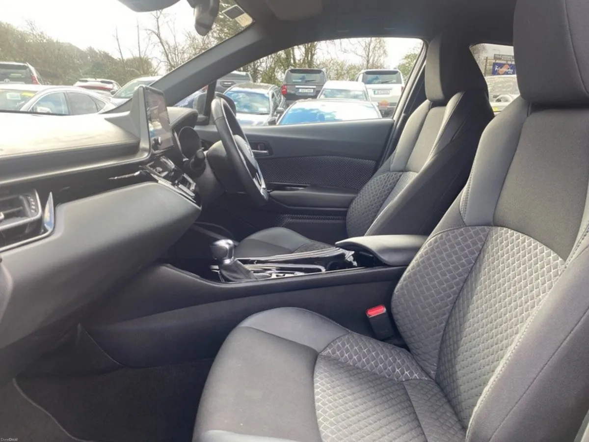 Toyota C-HR HYBRID SPORT 4DR AUTO - Image 6