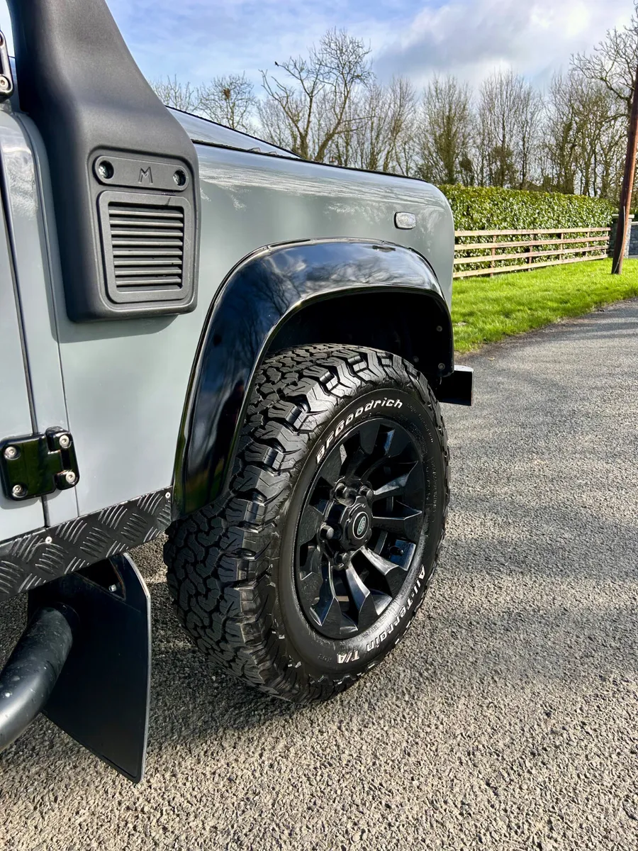 Land Rover Defender 130 (Crew cab) - Image 5
