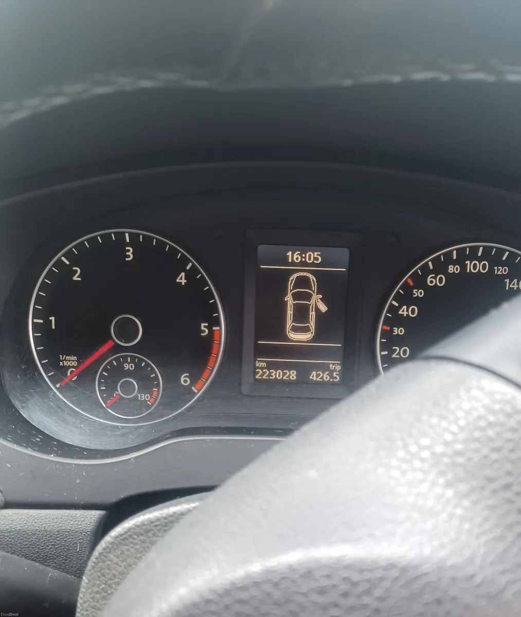 Volkswagen Jetta 2014 - Image 2