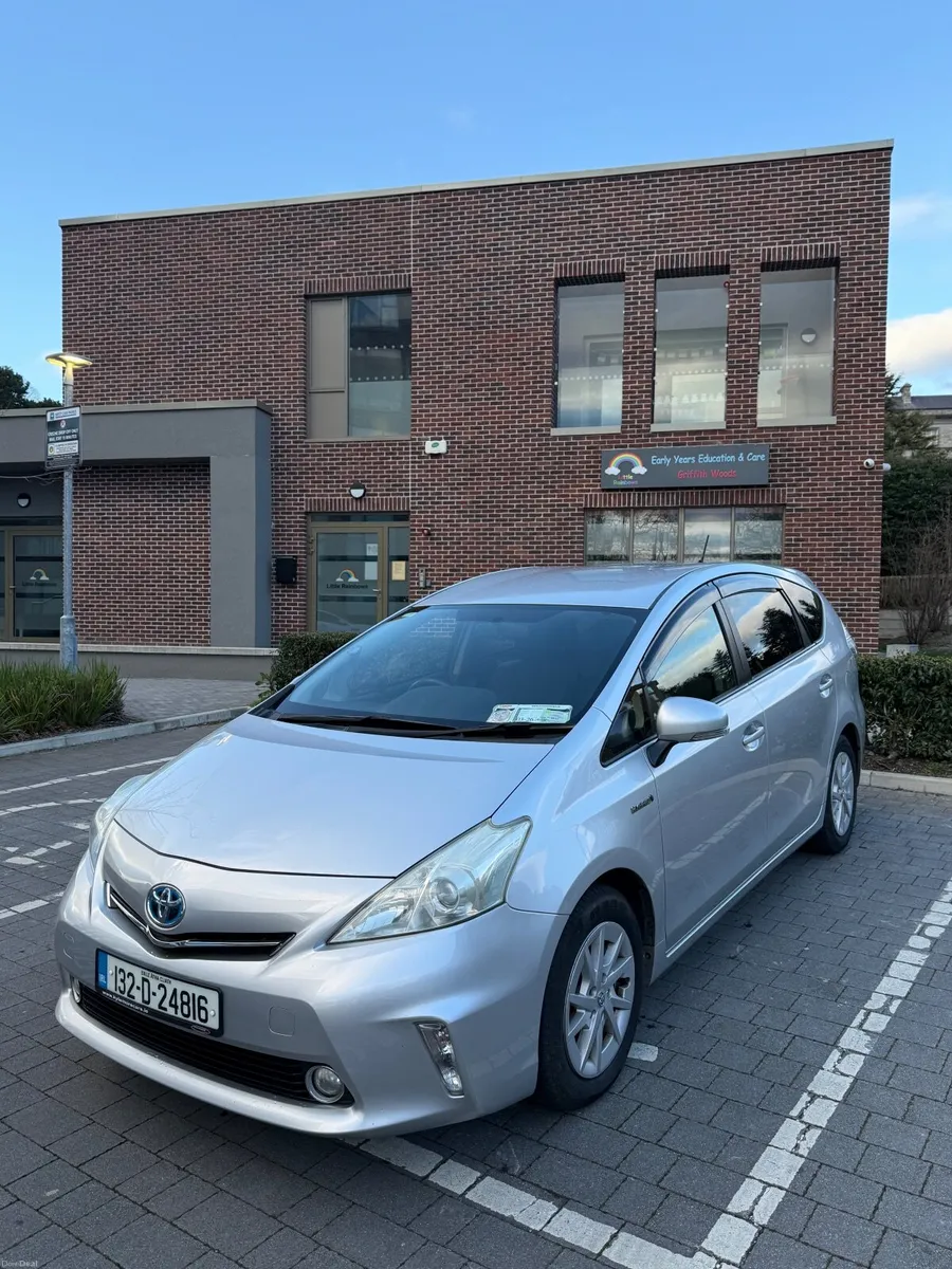 Toyota Prius 2013 - Image 2