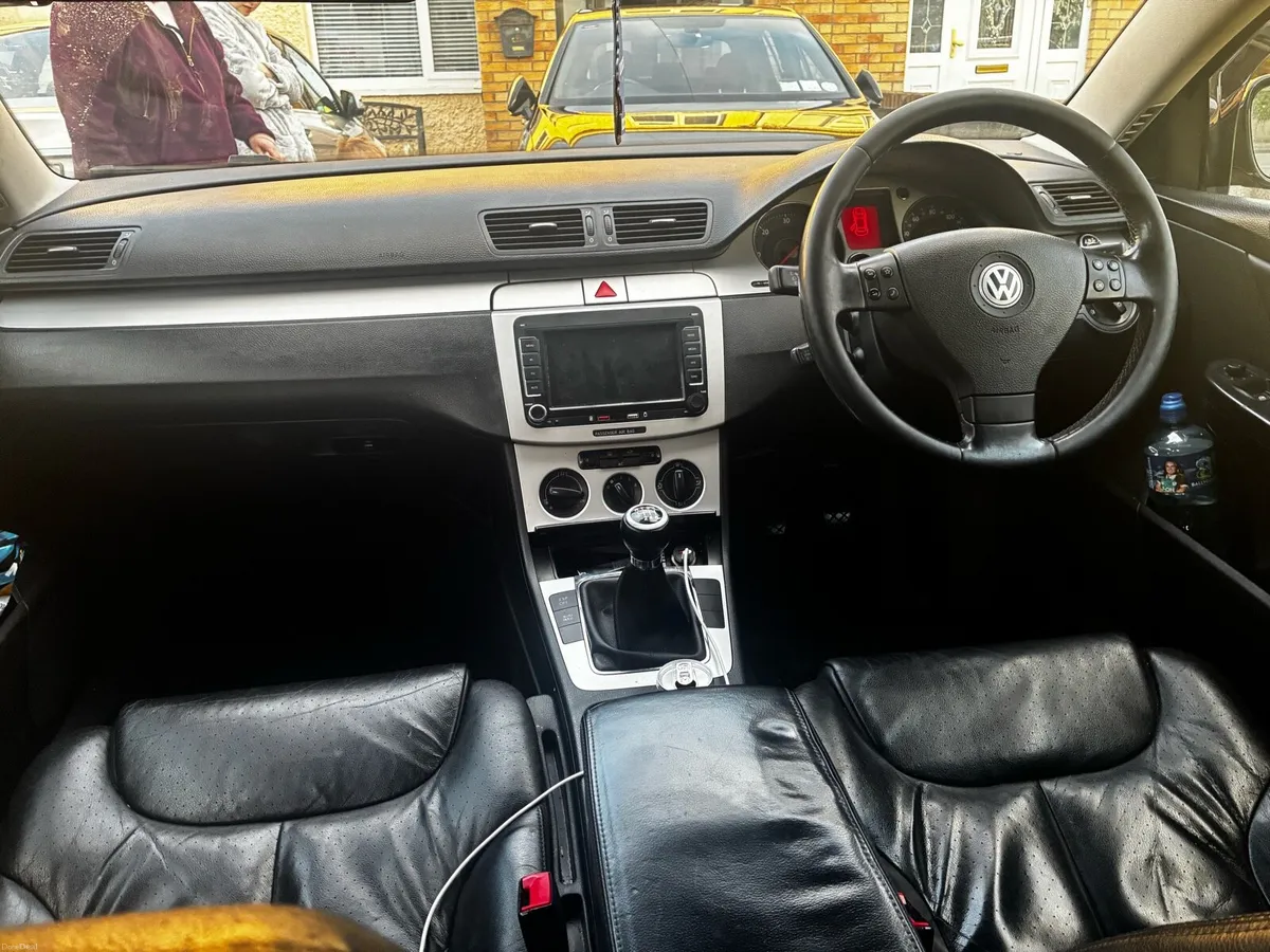 Vw Passat 2008 2.0 - Image 2