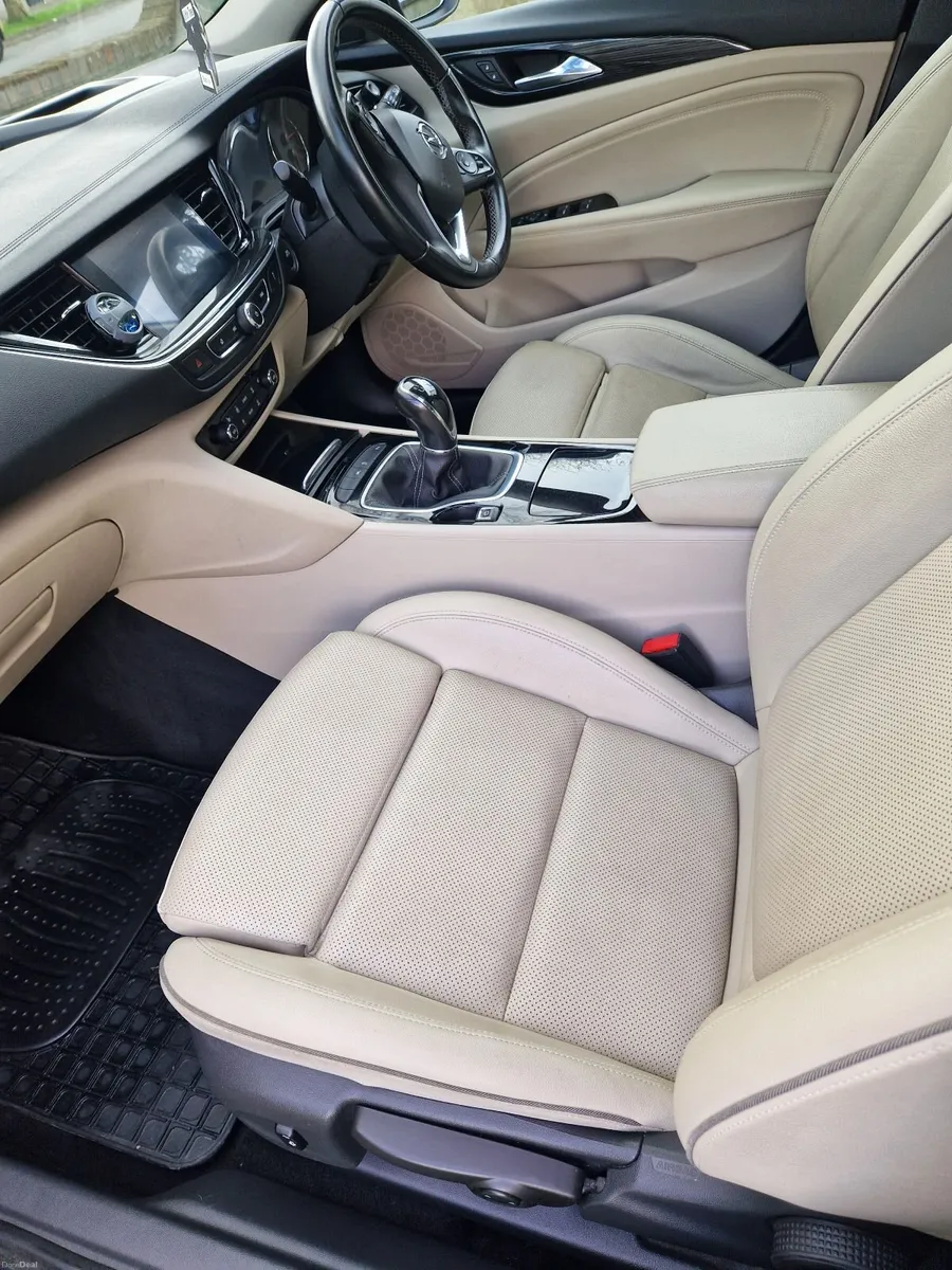 Opel Insignia Grand Sport Elite - Image 2