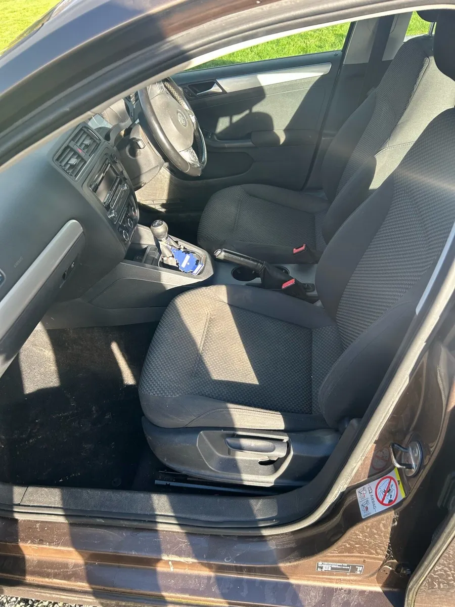 Volkswagen jetta 2012 *nct 02/27 - Image 2