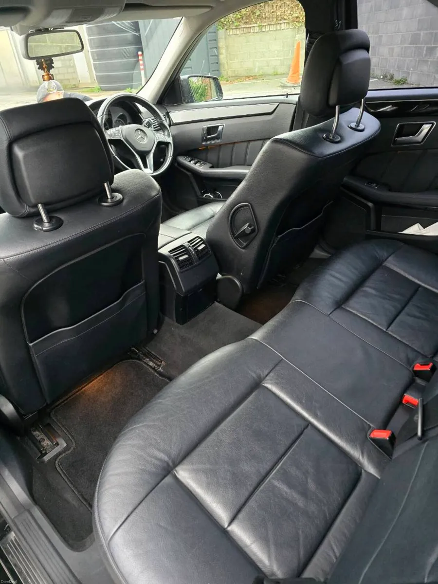 Mercedes-Benz E300 - Image 2
