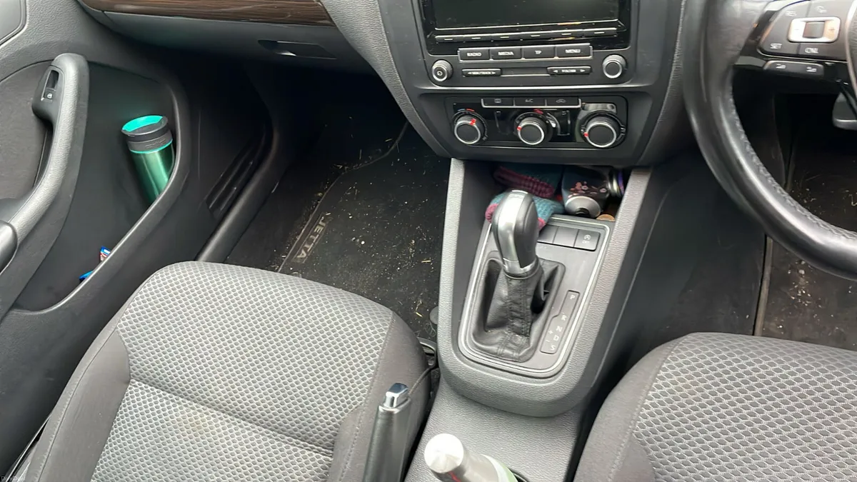 Volkswagen Jetta 2015 automatic nct&tax €5990 - Image 3