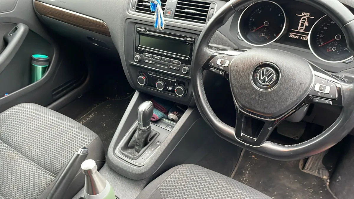 Volkswagen Jetta 2015 automatic nct&tax €5990 - Image 4