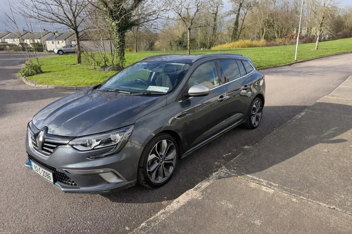 2019 (192) Renault Megane GT line sport Tourer - Image 1