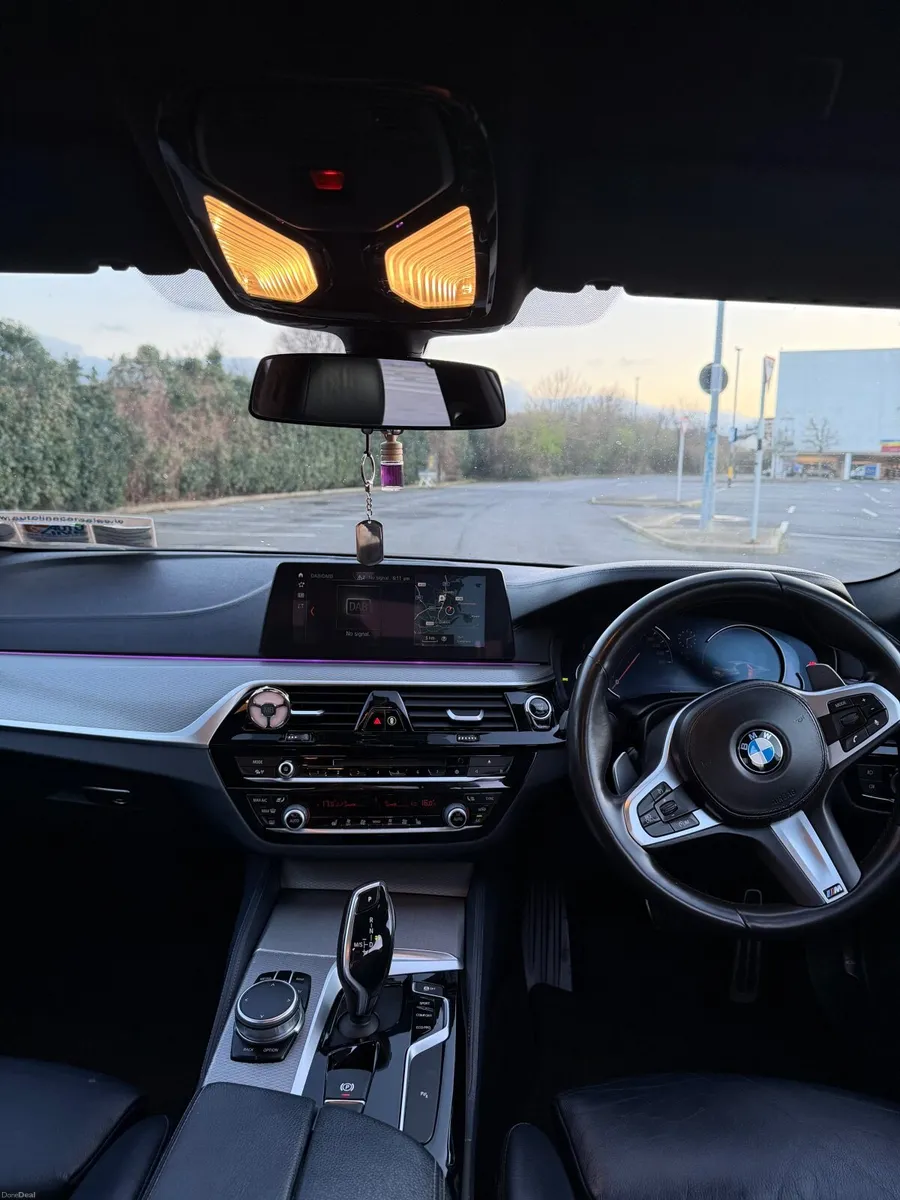 BMW 5-Series 2017 - Image 2