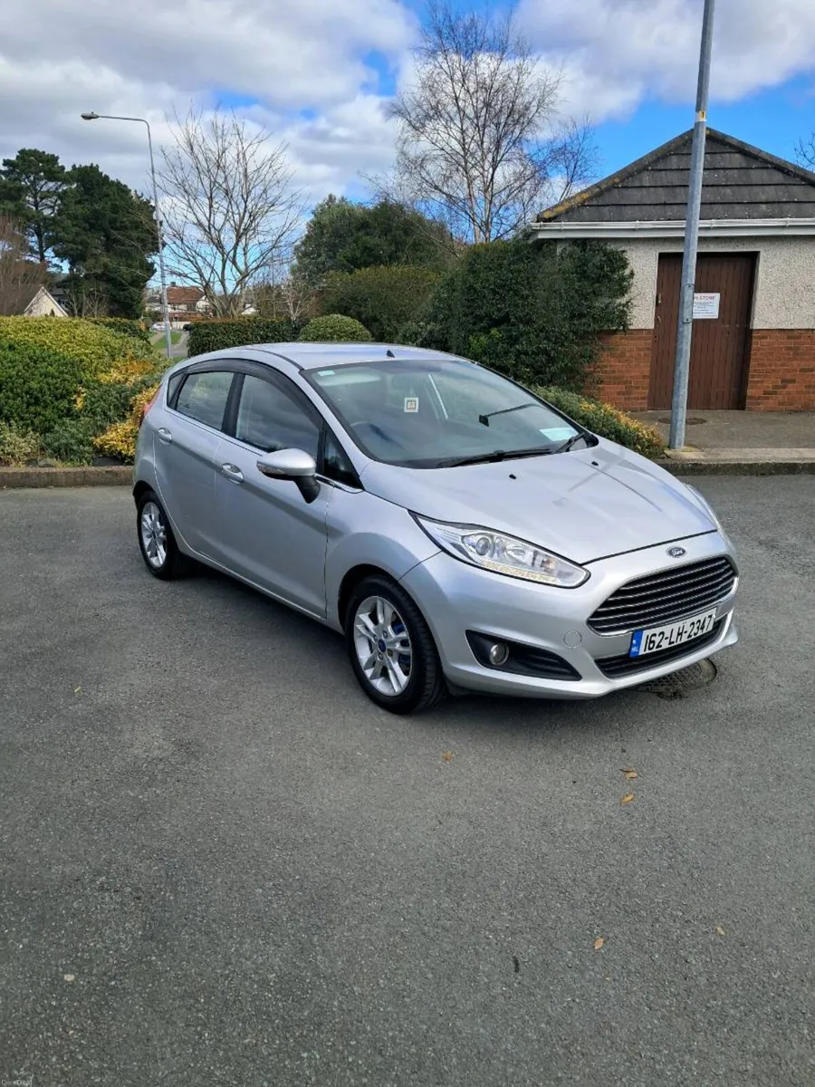 2016 Ford fiesta - Image 1
