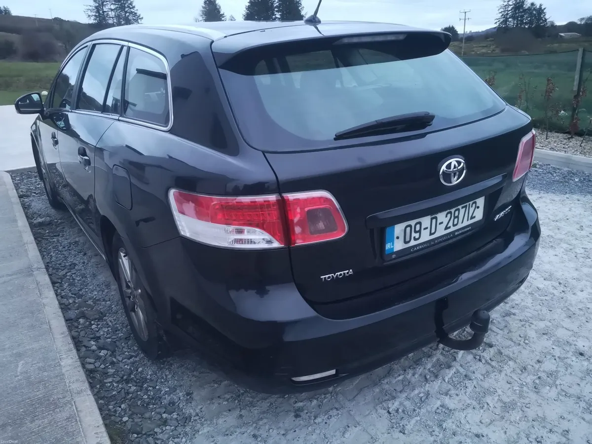 Toyota Avensis 2009 - Image 2