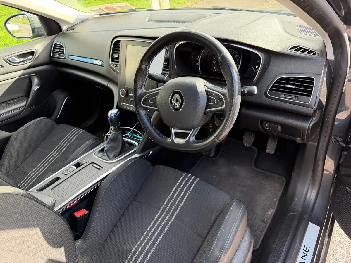 2019 (192) Renault Megane GT line sport Tourer - Image 4