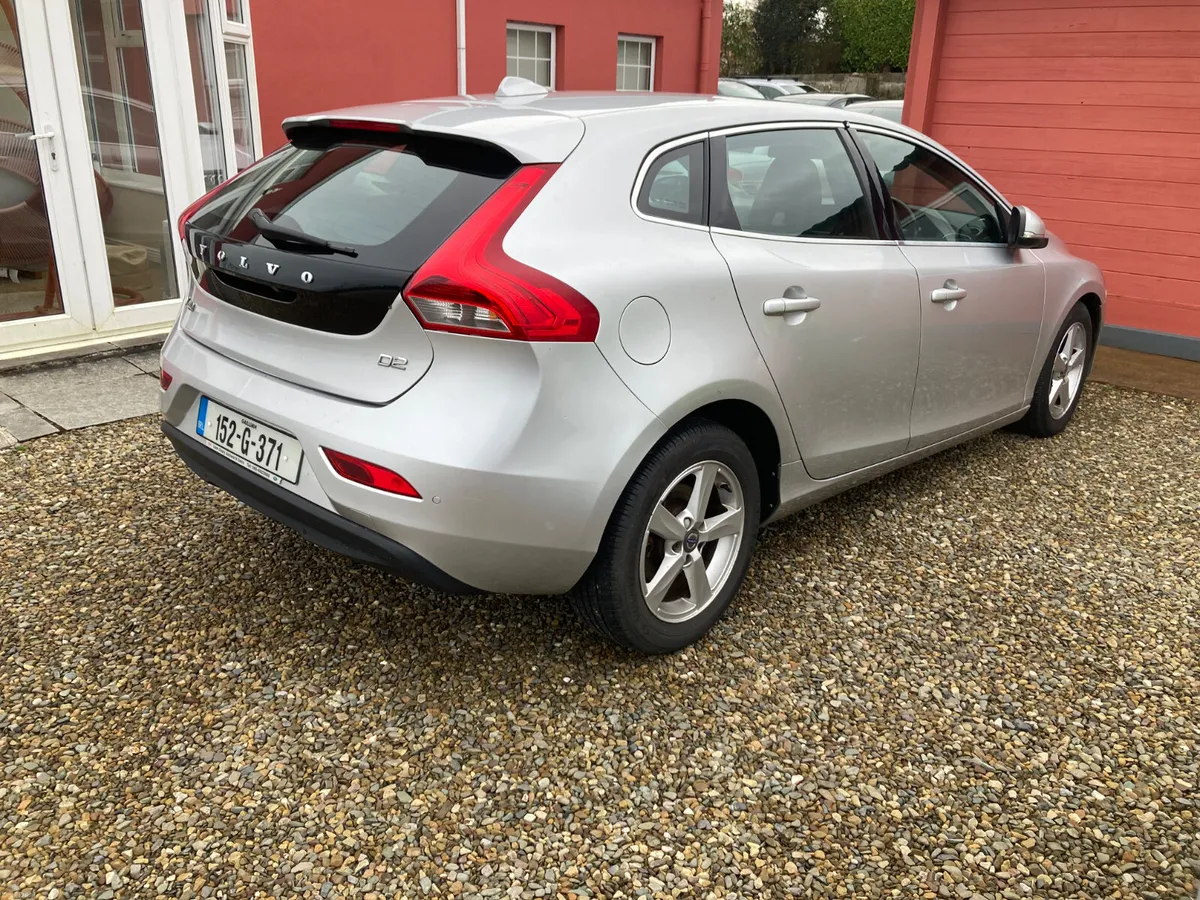 Volvo V40 2015 Diesel Manual - Image 3