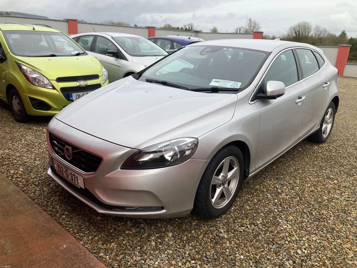 Volvo V40 2015 Diesel Manual - Image 4