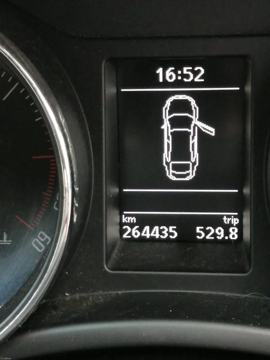 Skoda Superb 2010 - Image 2